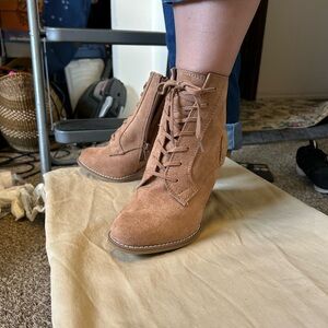Women's Tan Lace-Up Ankle Boots
